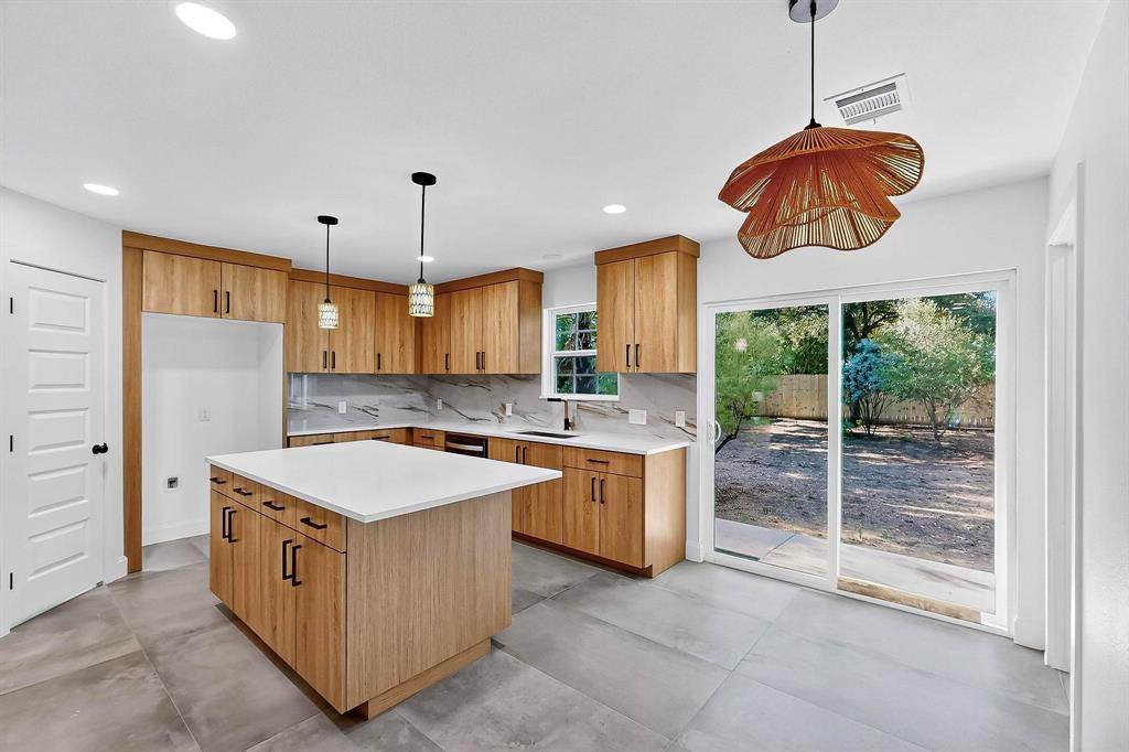 1105 Ryan Avenue - Photo 1