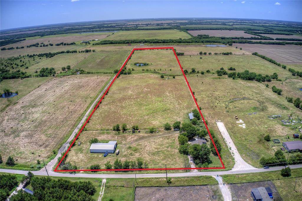 718 County Road 1063 - Photo 1