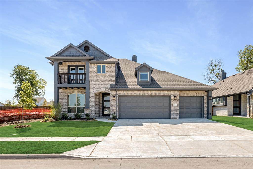 438 London Drive - Photo 1