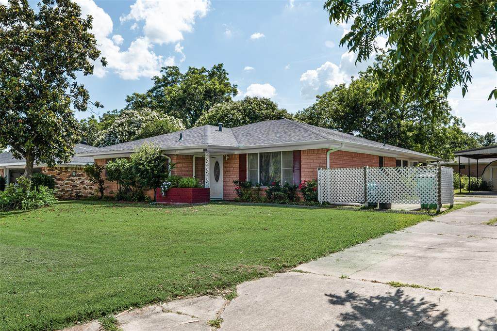 1109 Elmwood Street - Photo 1