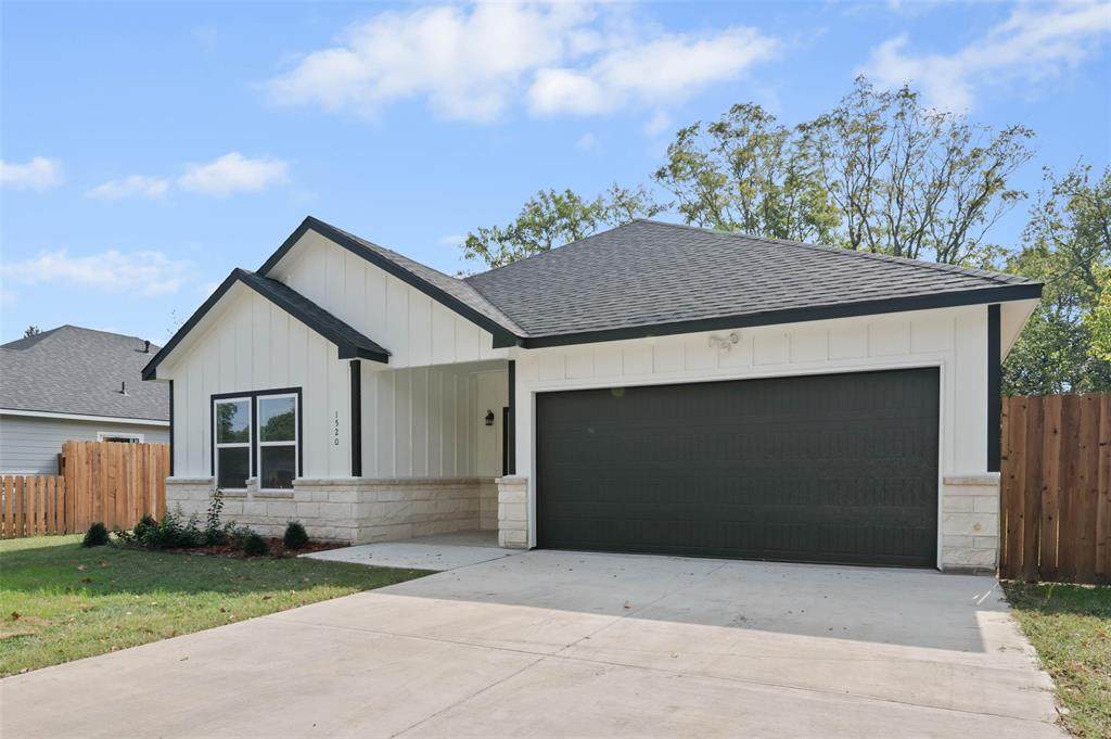 1520 Harris Street - Photo 1