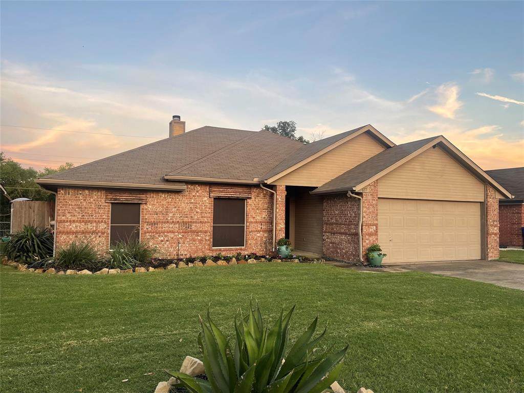617 Azalea Drive - Photo 1
