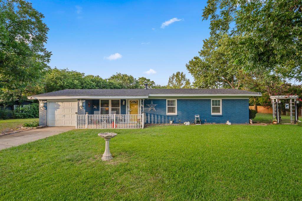 315 Hillcrest Street - Photo 1