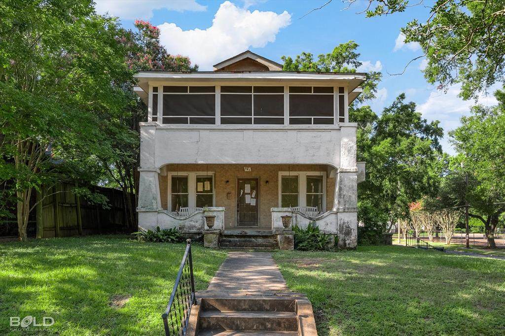 561 Forest Avenue - Photo 1