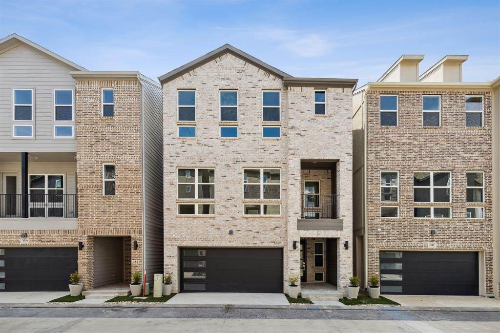 2535 Carolwood Lane - Photo 1