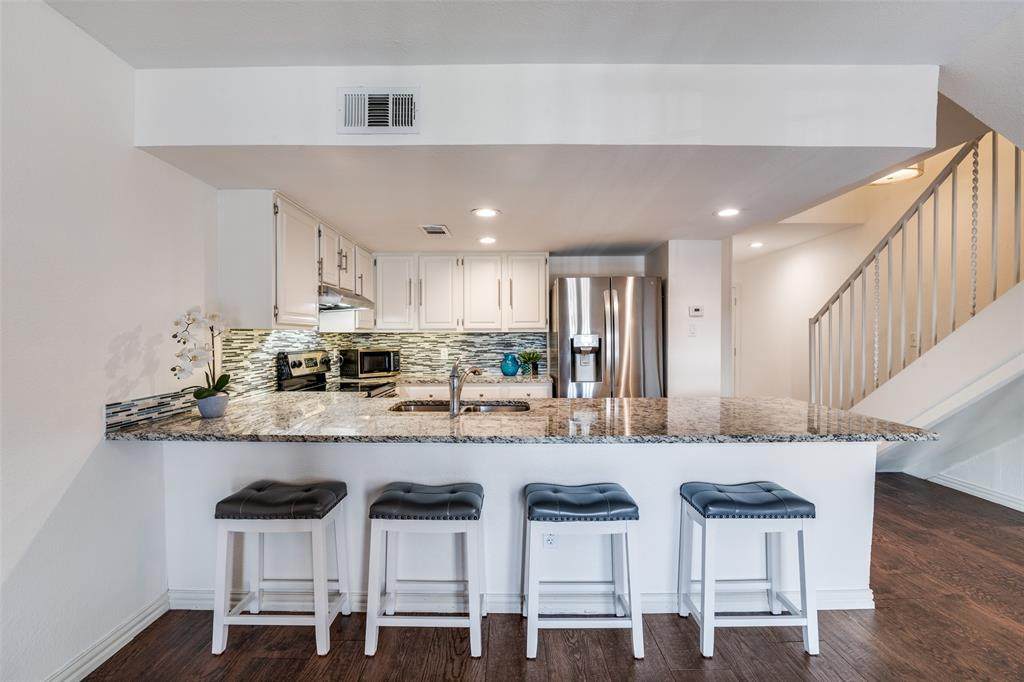 438 Yacht Club Drive - Photo 1