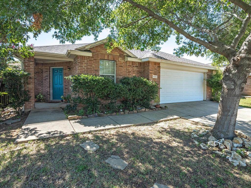 505 Creekbend Street - Photo 1