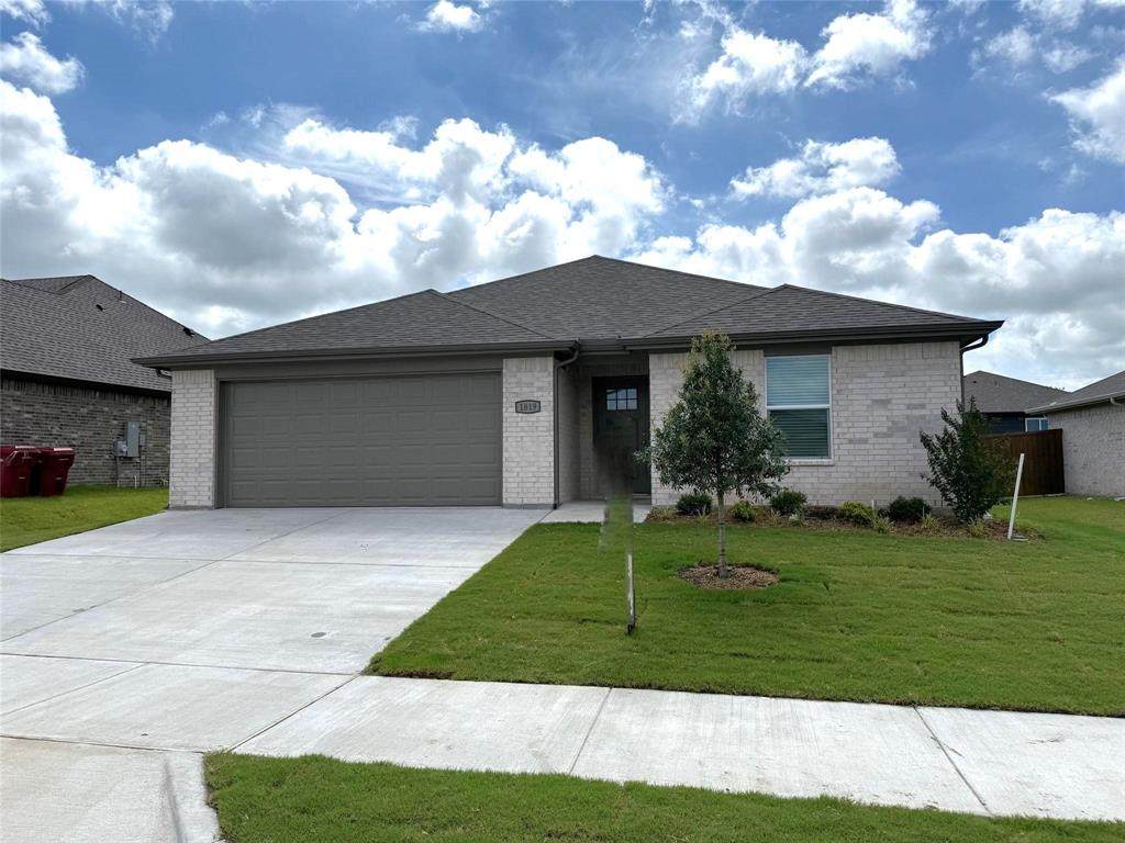 1819 Boxwood Drive - Photo 1