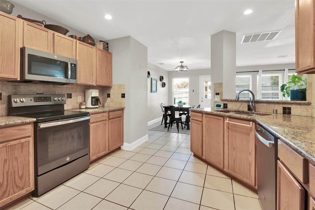 514 Brighton Court - Photo 1