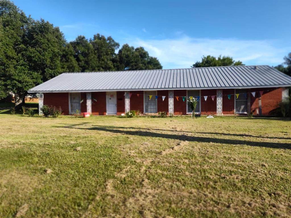 806 Tyler Street - Photo 1