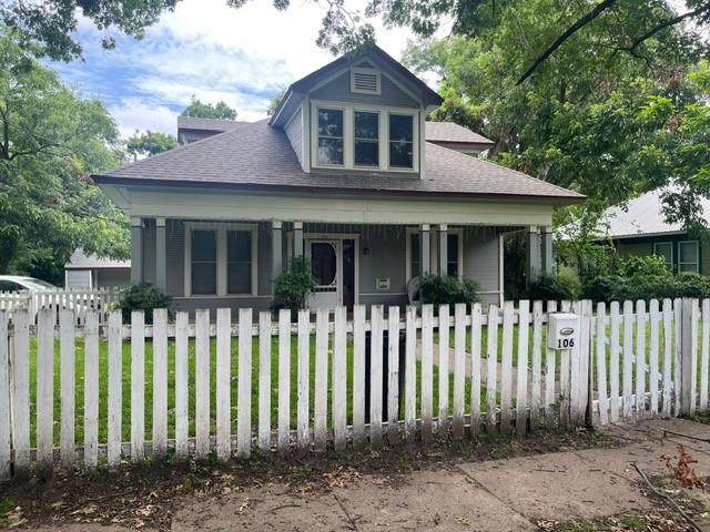 106 Lawrence Avenue - Photo 1
