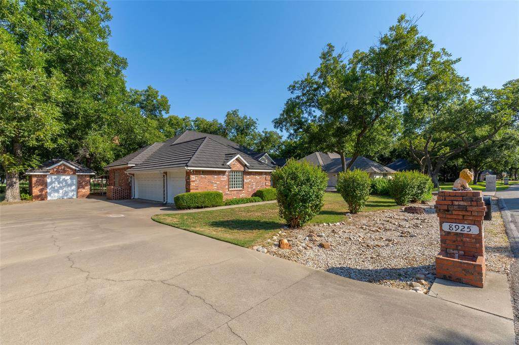 8925 Green Leaves Drive - Photo 1