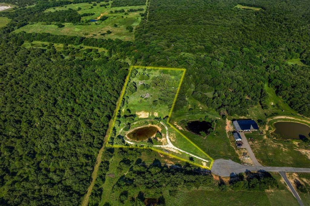 418 Pondview Lane - Photo 1