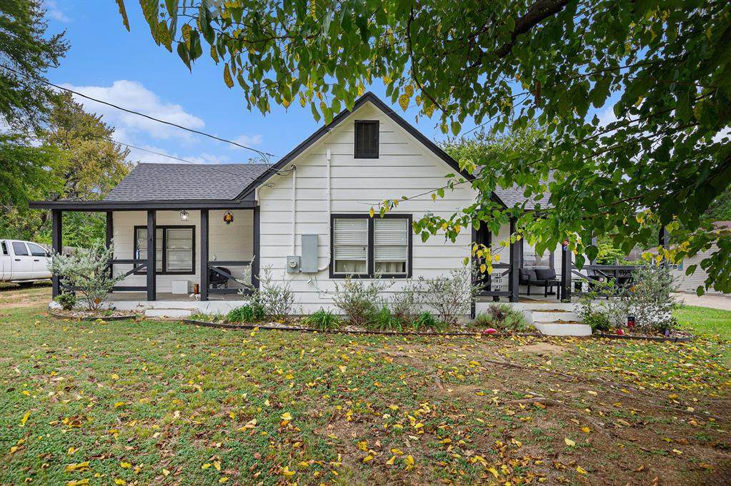 210 4th Street - Photo 1