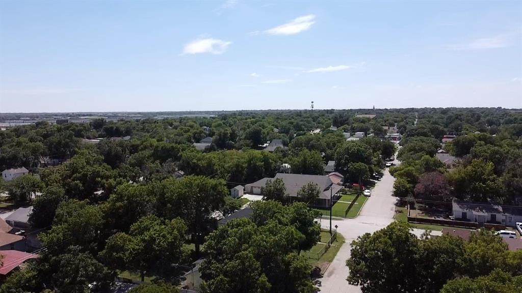 320 Gambrell Street - Photo 1