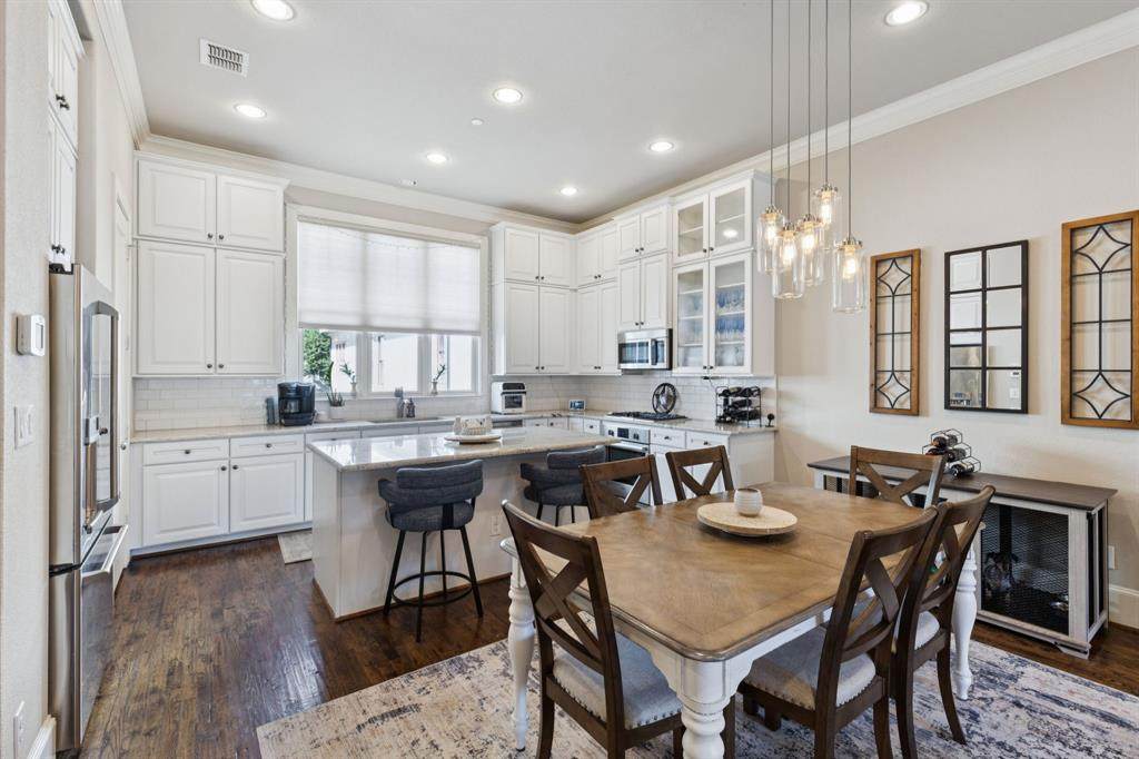 561 Cesar Chavez Boulevard - Photo 1