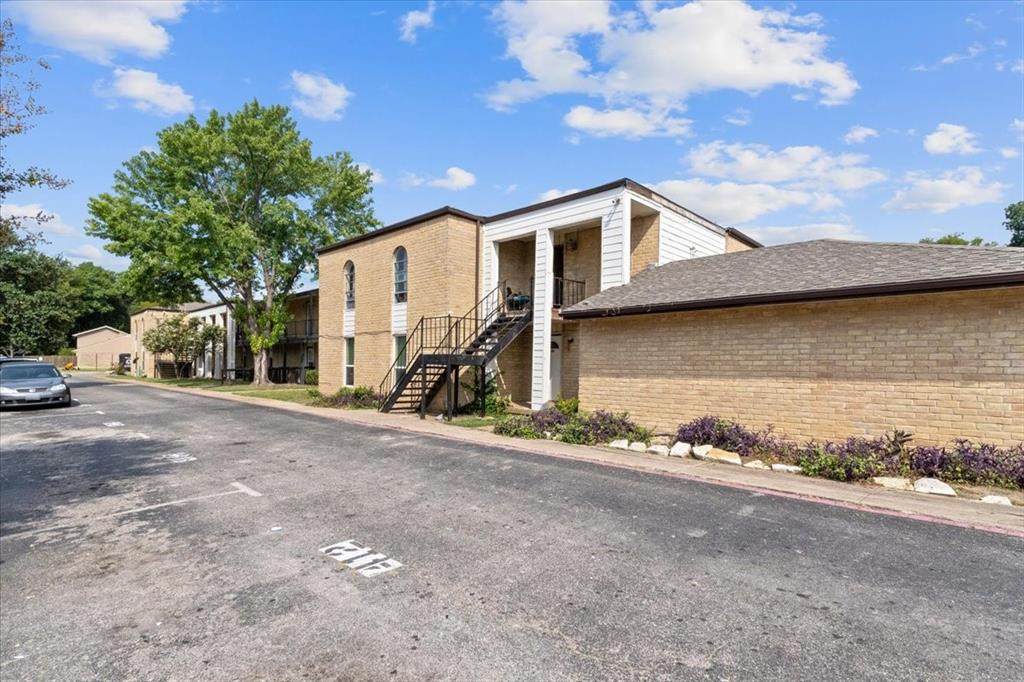 6016 Westridge Lane - Photo 1