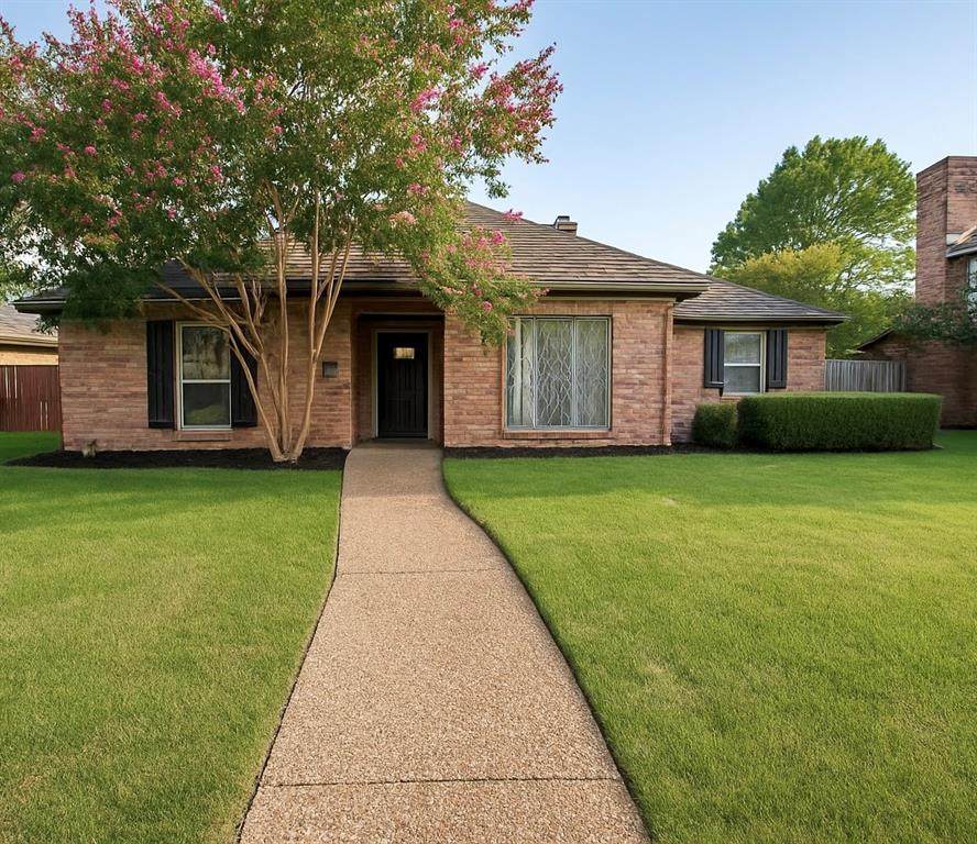 909 Country Lane - Photo 1
