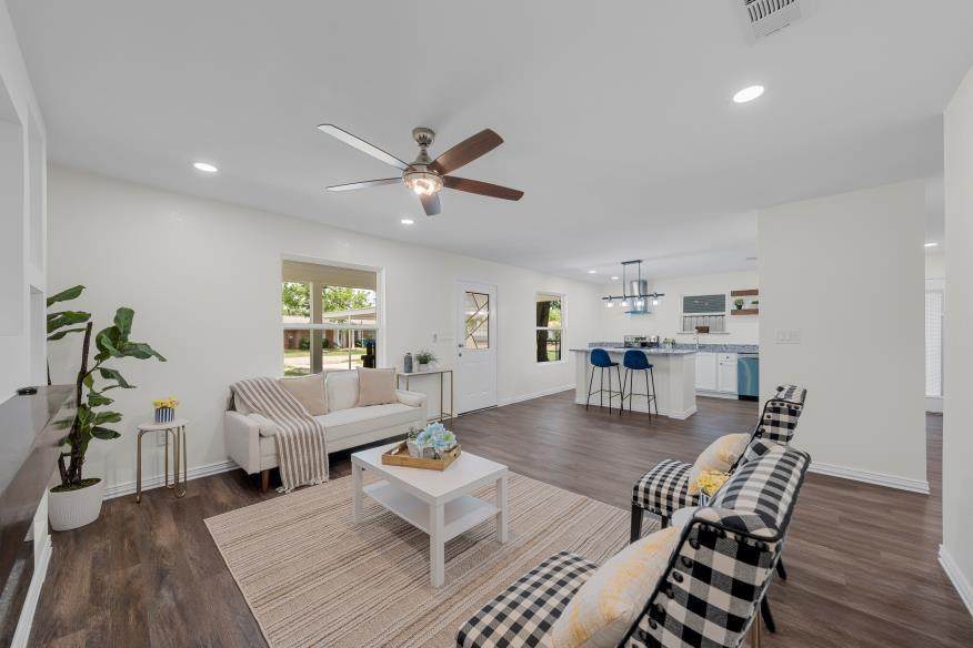 924 Titus - Photo 1