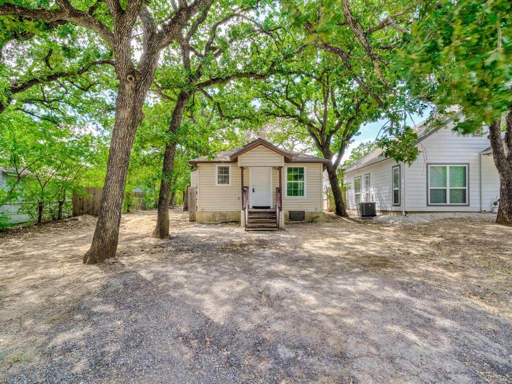 423 Jannie Street - Photo 1