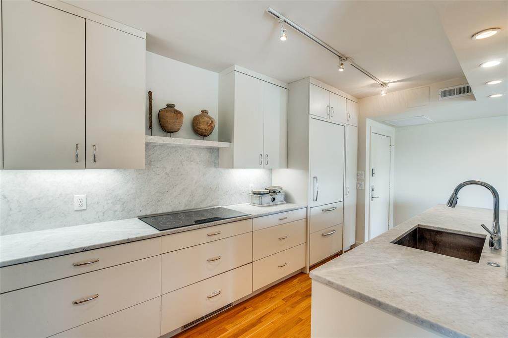 3701 Turtle Creek Boulevard - Photo 1