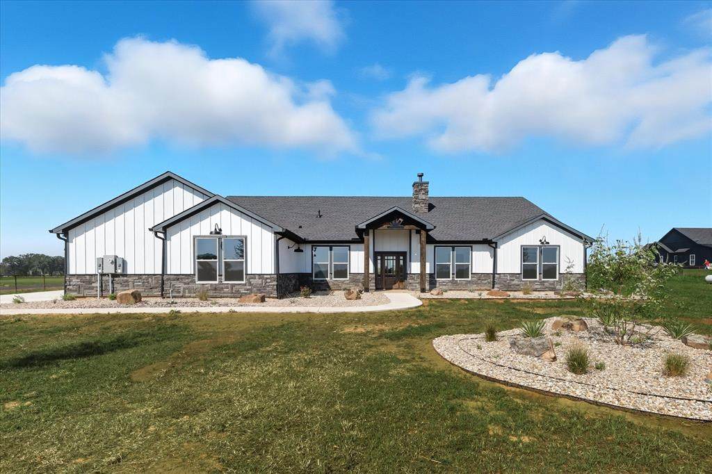 835 Club Lake Road - Photo 1