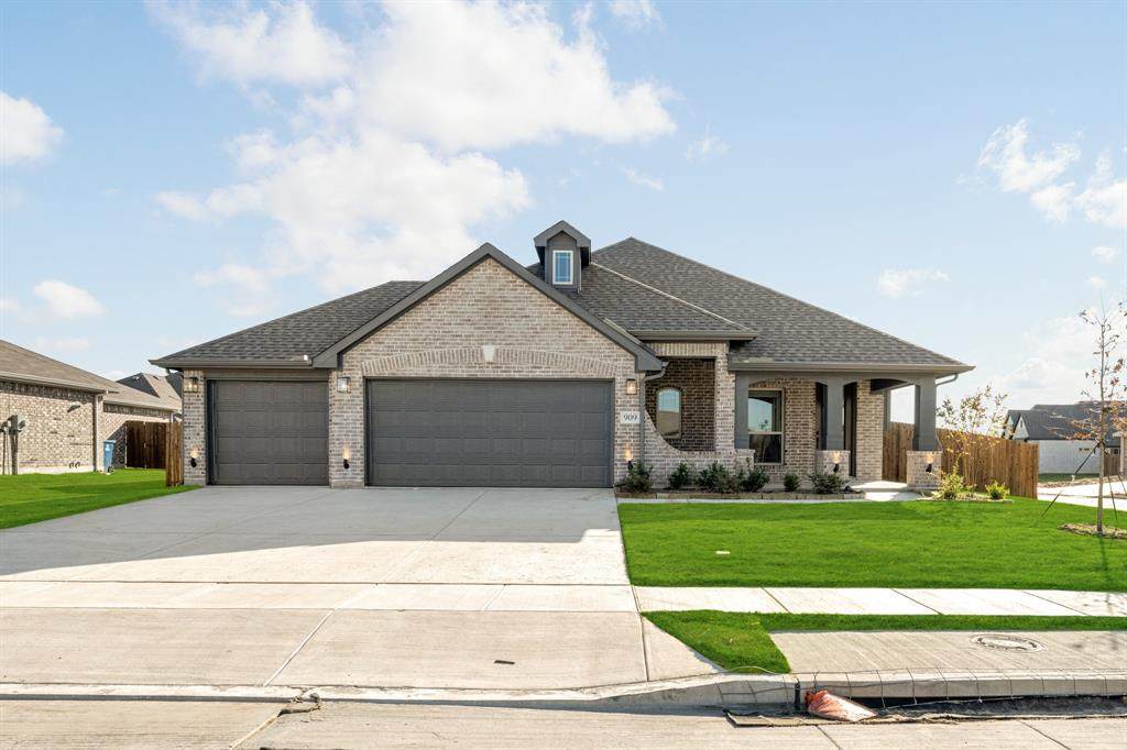 909 Driftwood Lane - Photo 1