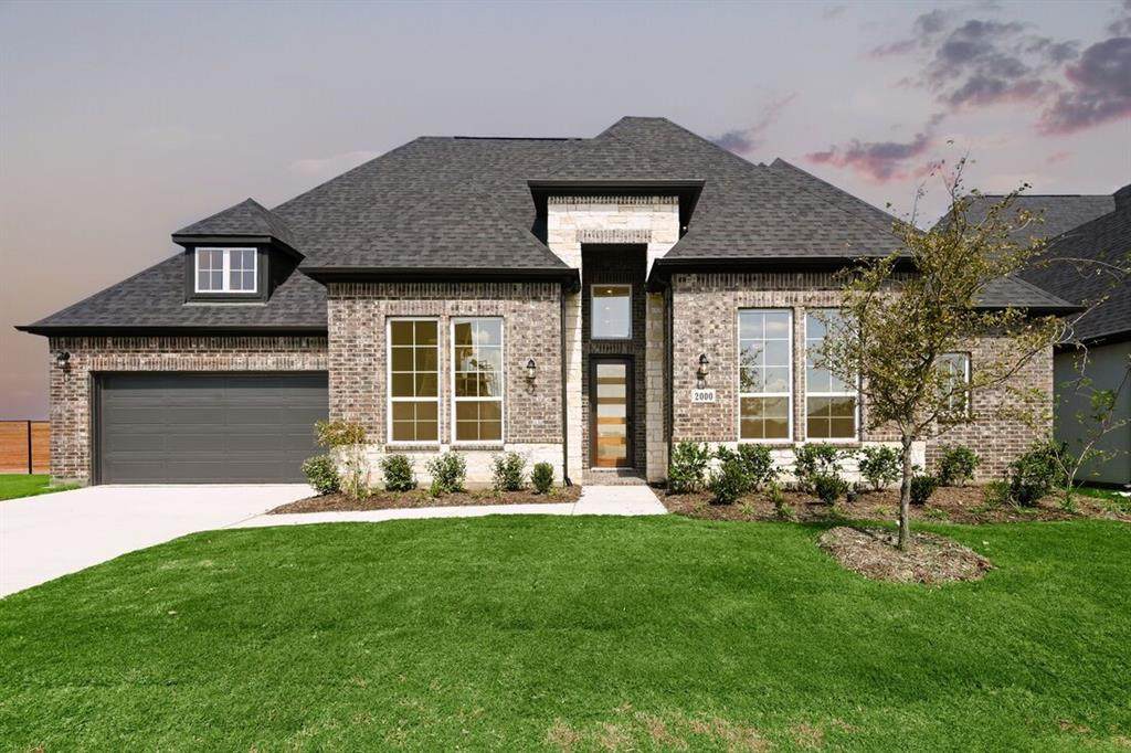 2000 Evergreen Terrace - Photo 1