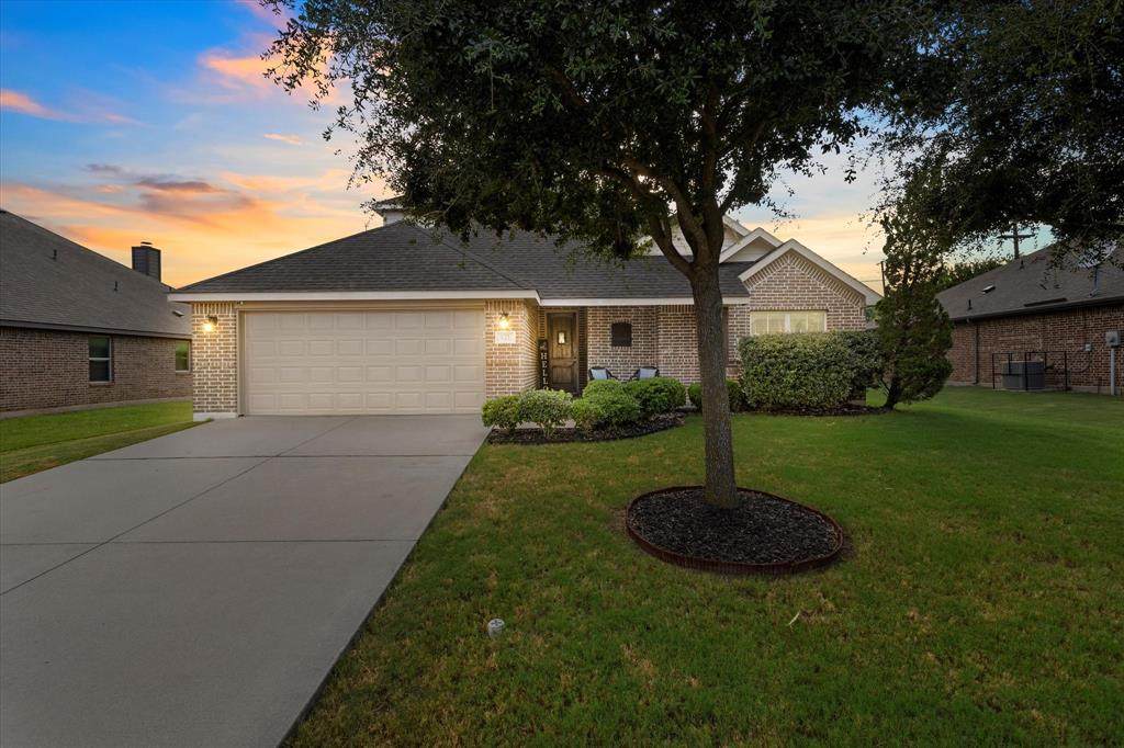 121 Sierra Drive - Photo 1