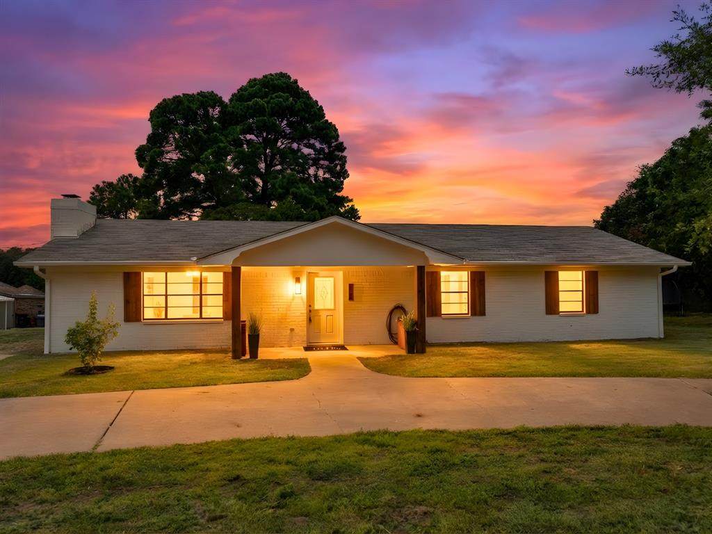 322 Lone Star Lane - Photo 1