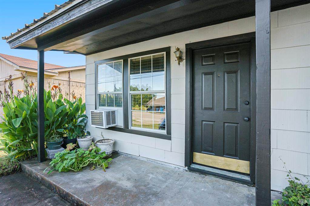 716 Cummings Drive - Photo 1