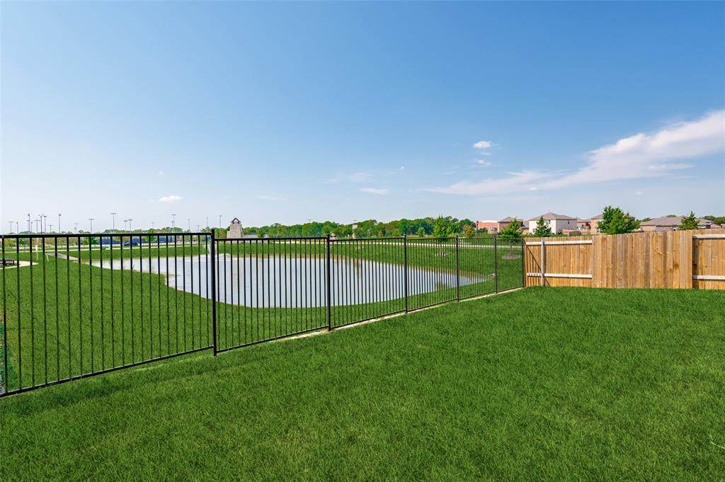 421 Harbor Oaks Drive - Photo 1