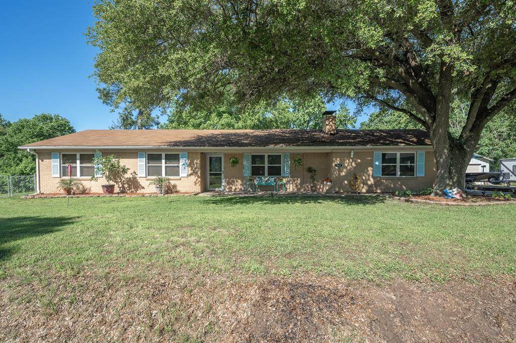 542 Houston Street - Photo 1