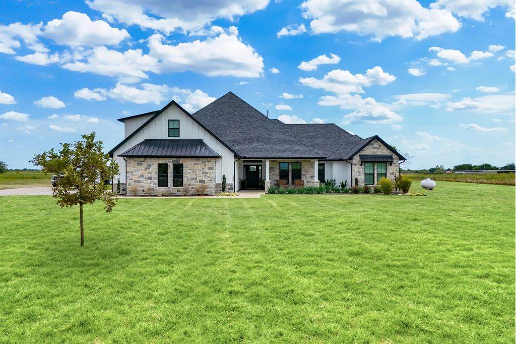 4319 County Road 2617 - Photo 1