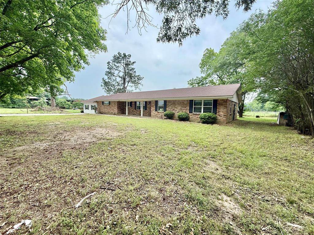 2880 Farm Road 2560 - Photo 1