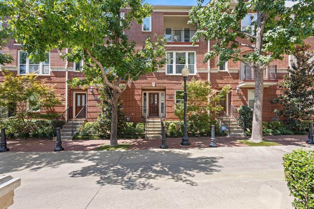 2514 Worthington Street - Photo 1