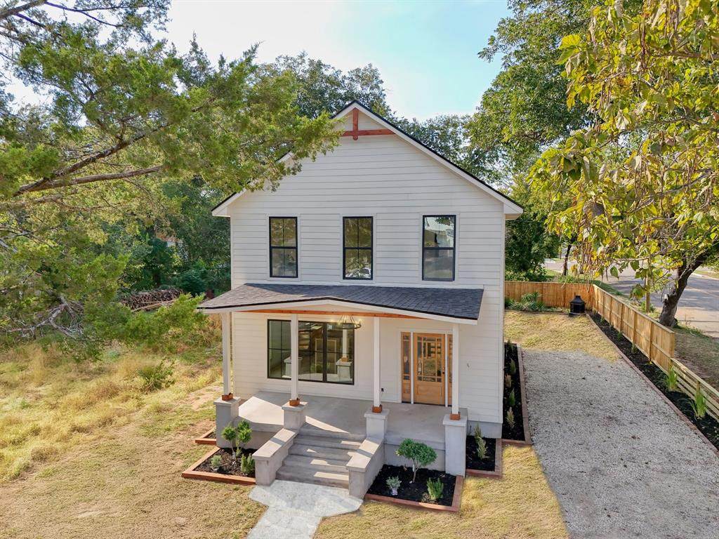 718 Tyler Street - Photo 1