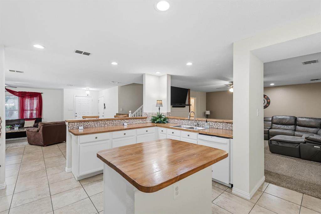 2004 Cassidy Lane - Photo 1