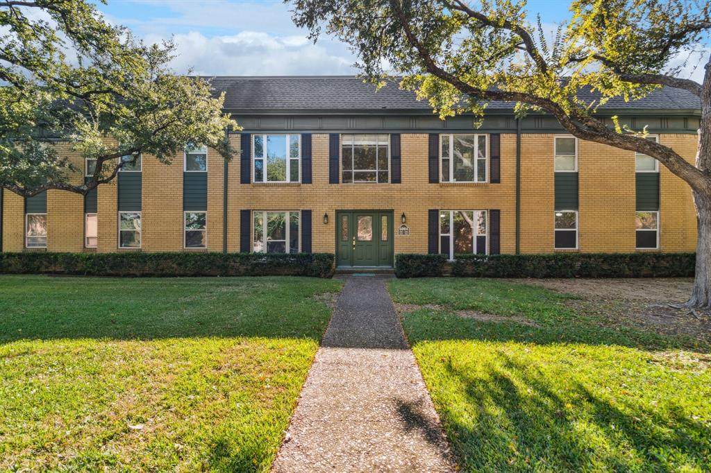 6004 University Boulevard - Photo 1