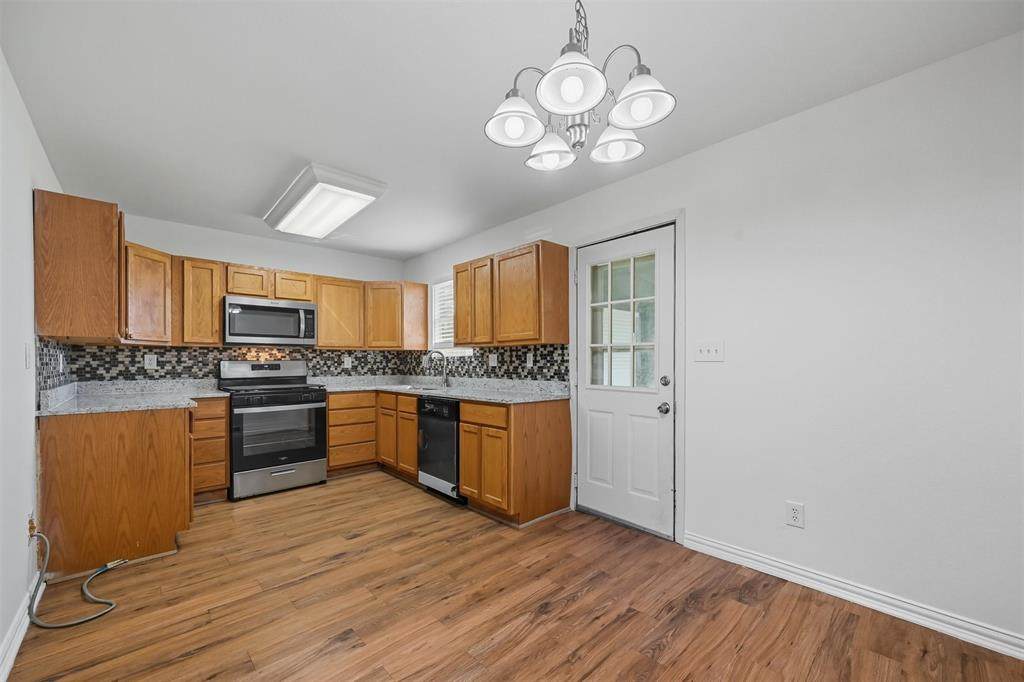 304 Oak Street - Photo 1