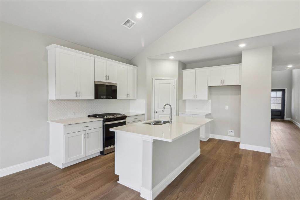 2119 Mustang Way - Photo 1