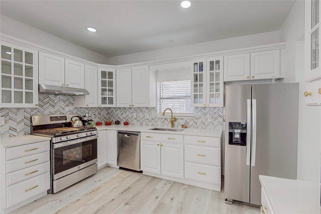 829 Lake Bluff Drive - Photo 1