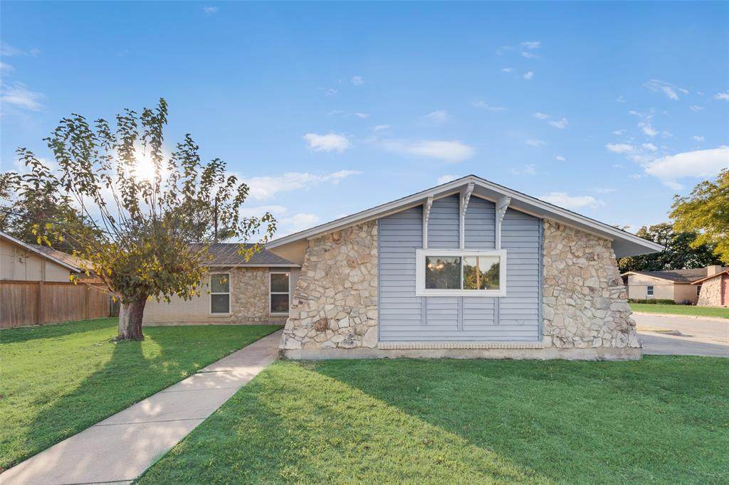 6300 Suellen Lane - Photo 1