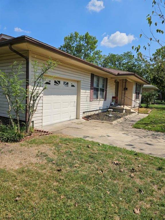 1402 Glendale Street - Photo 1