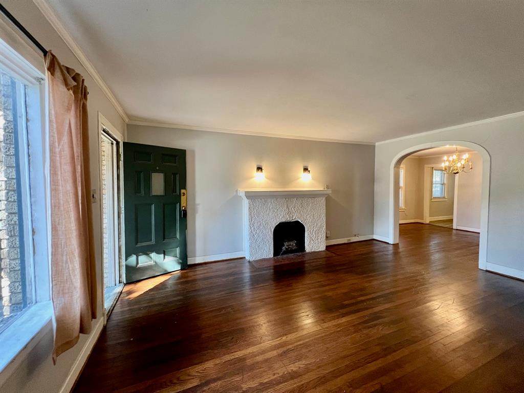 6015 Ross Avenue - Photo 1