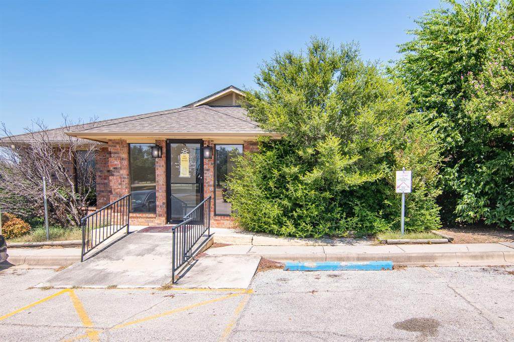 2504 Crockett Drive - Photo 1