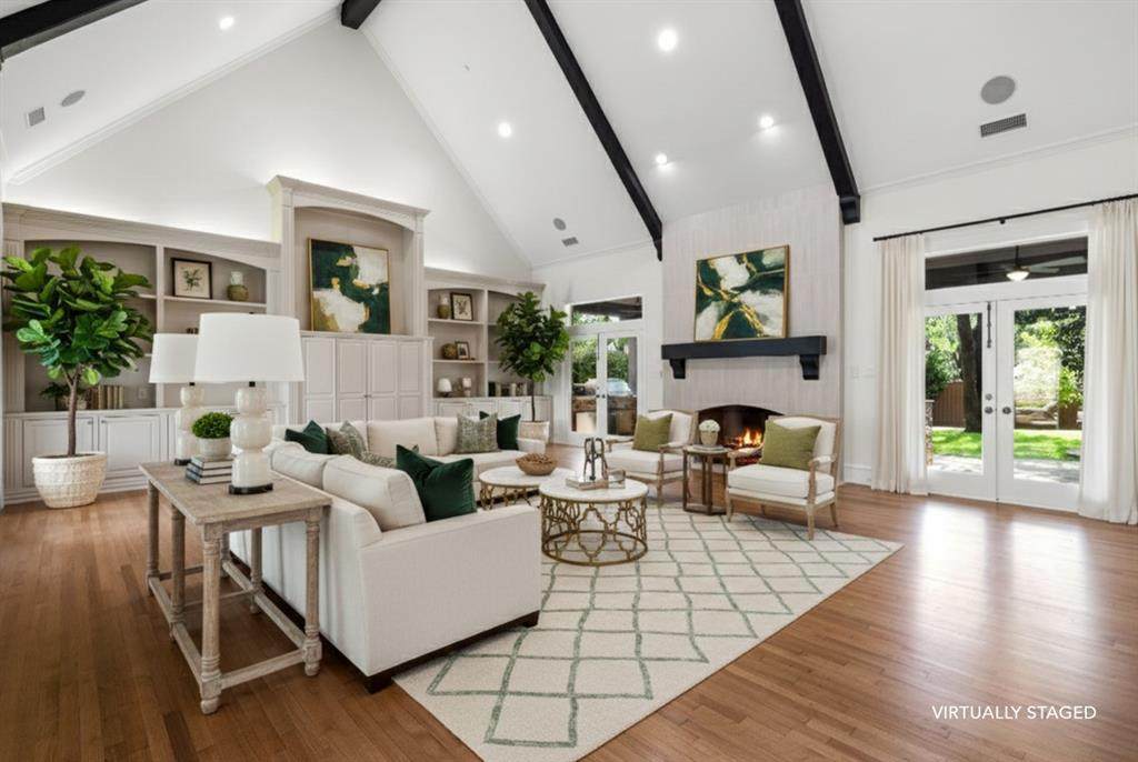 5801 Versailles Avenue - Photo 1