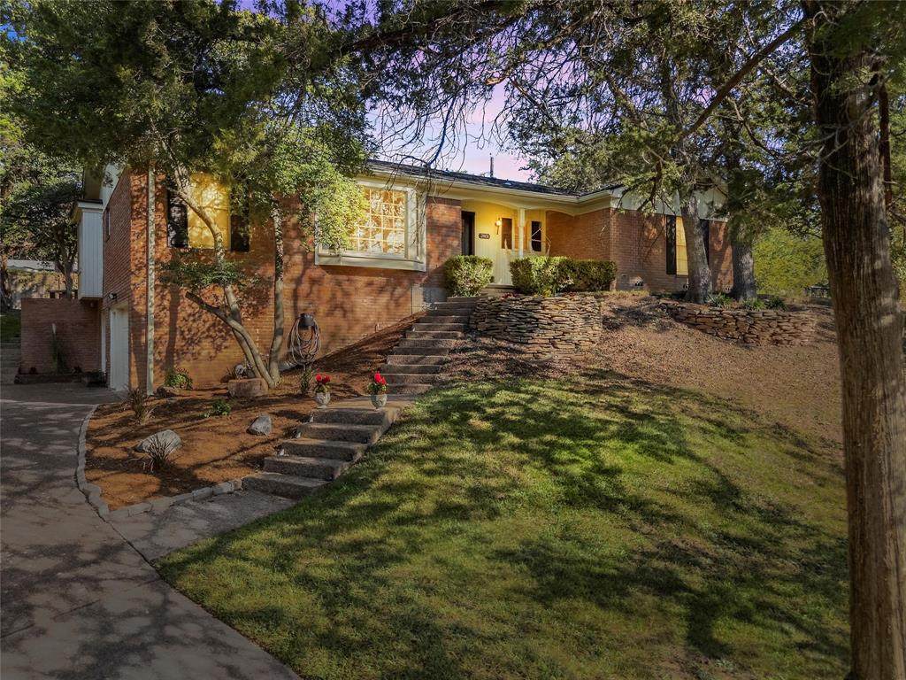 2801 42nd Street - Photo 1