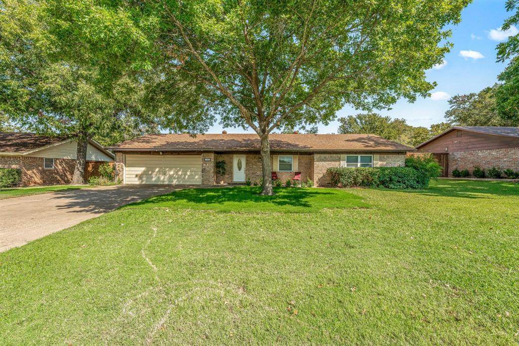 1003 Royal Lane - Photo 1