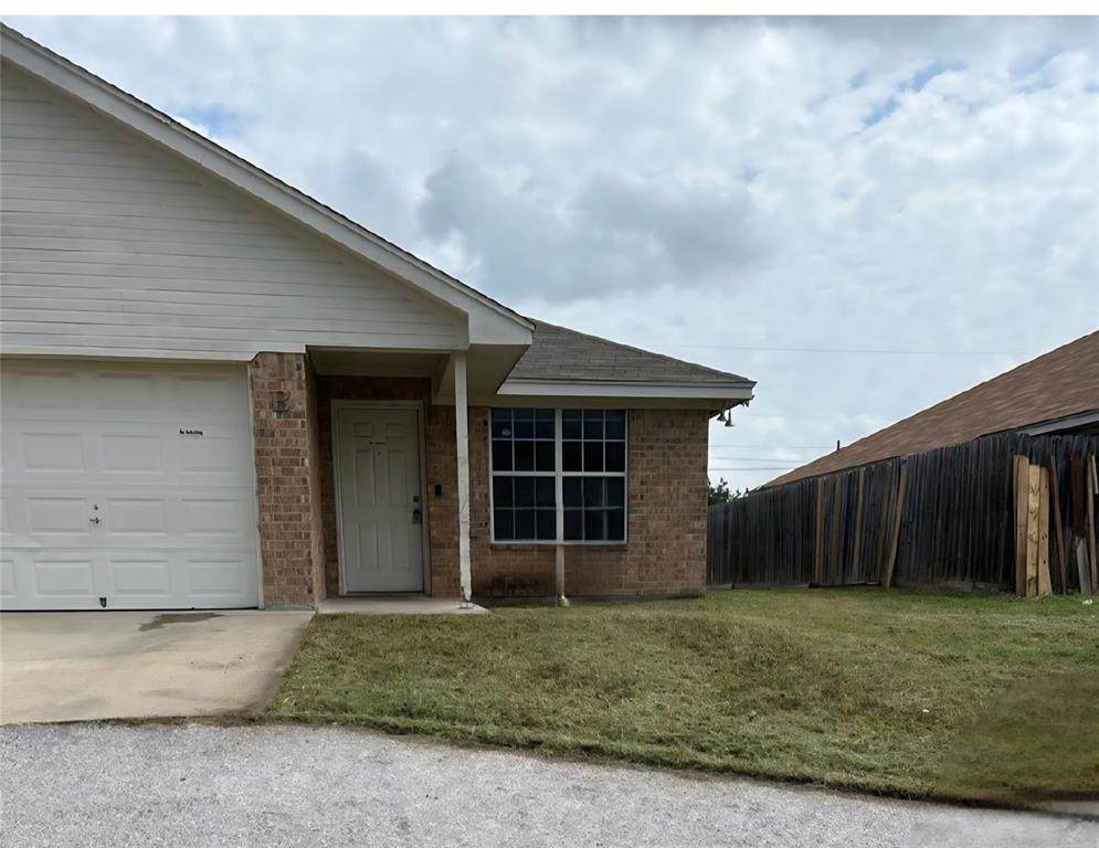 1403 Pima Trail - Photo 1